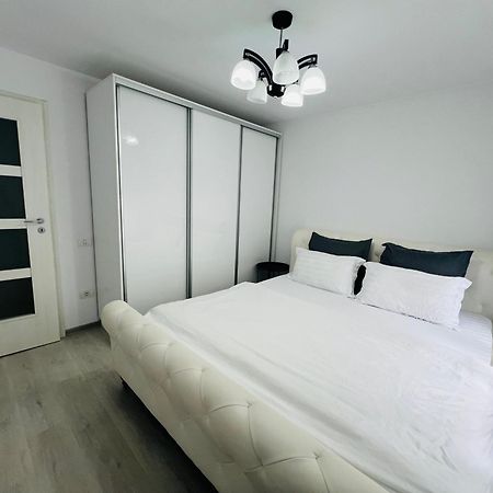 The White Pearl Apartment Oradea Zewnętrze zdjęcie